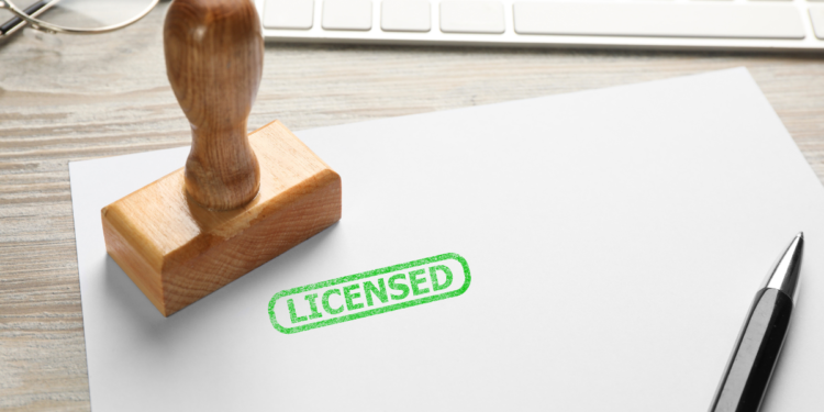 Licensed vs Unlicensed Platforms: Key Differences
